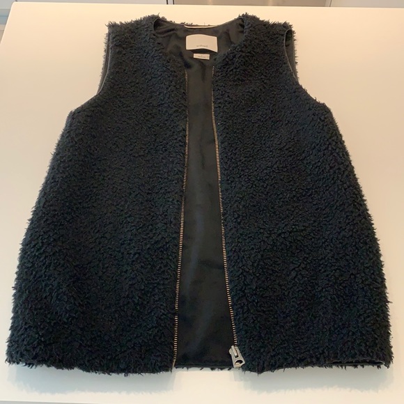 Aritzia Jackets & Blazers - Black Aritzia Sherpa Vest